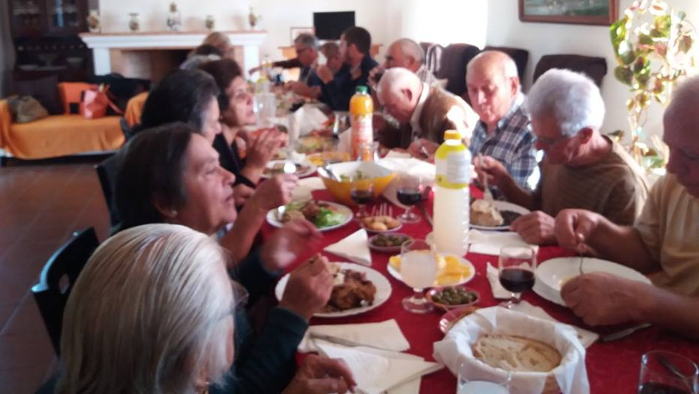 Almoço convívio junta moradores de Foros de Albergaria