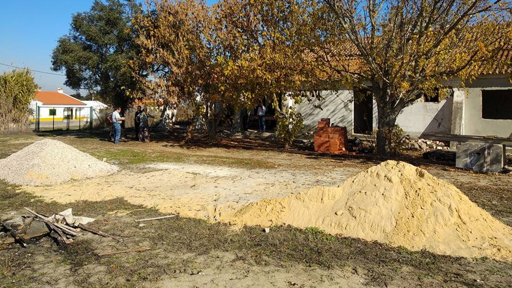 Visita às obras na Escola Primária de Montevil