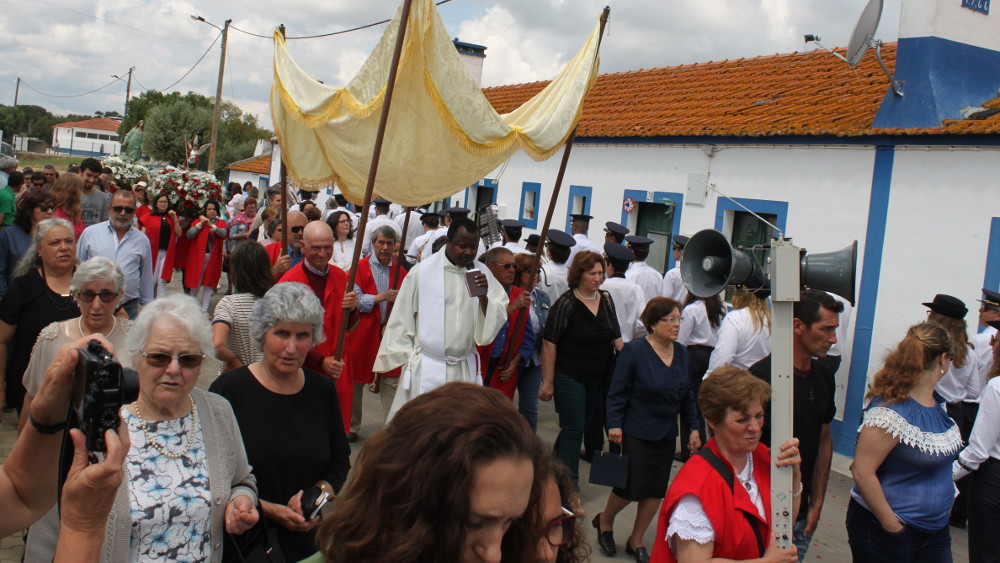 Festas de Santa Catarina dão nova vida à aldeia e enchem recinto