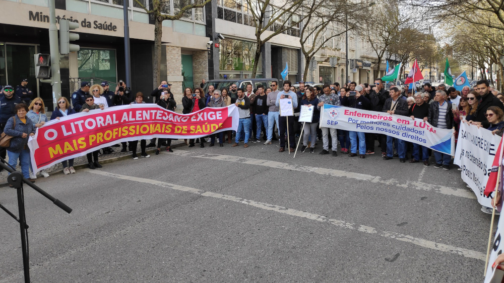 UFASSS juntou-se à concentração frente ao Ministério da Saúde