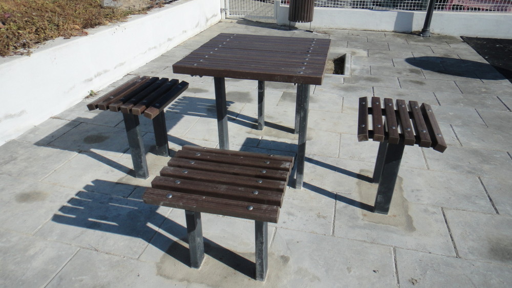 UFASSS instala novas mesas e bancos no Arêz