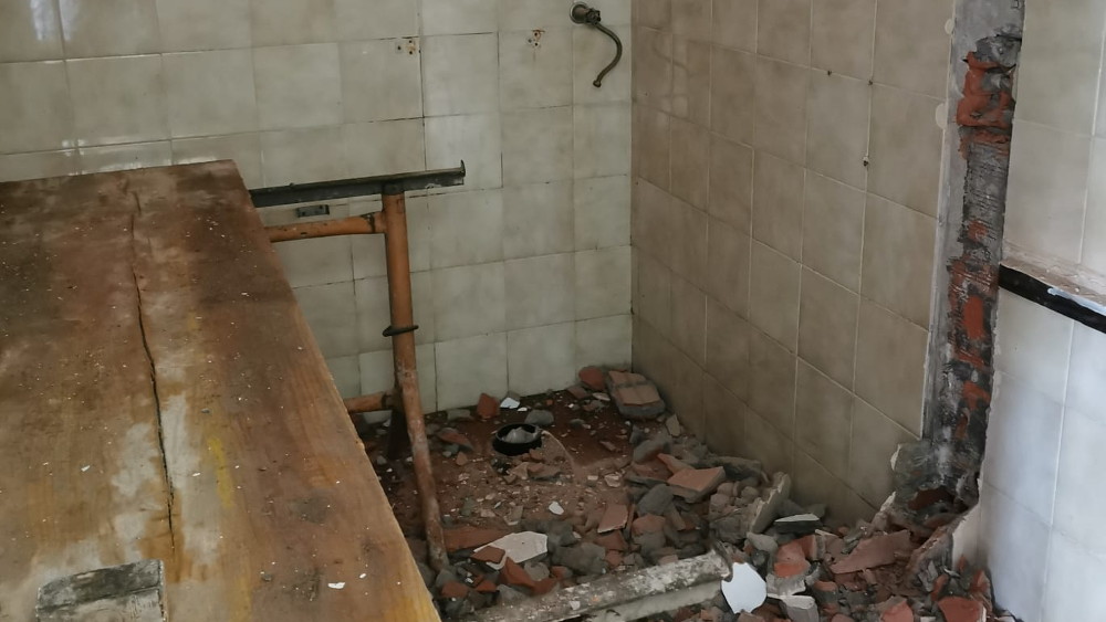 Junta está a remodelar WCs em Foros de Albergaria