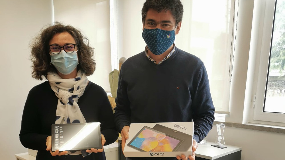 Junta oferece 10 tablets ao Agrupamento de Escolas de Alcácer