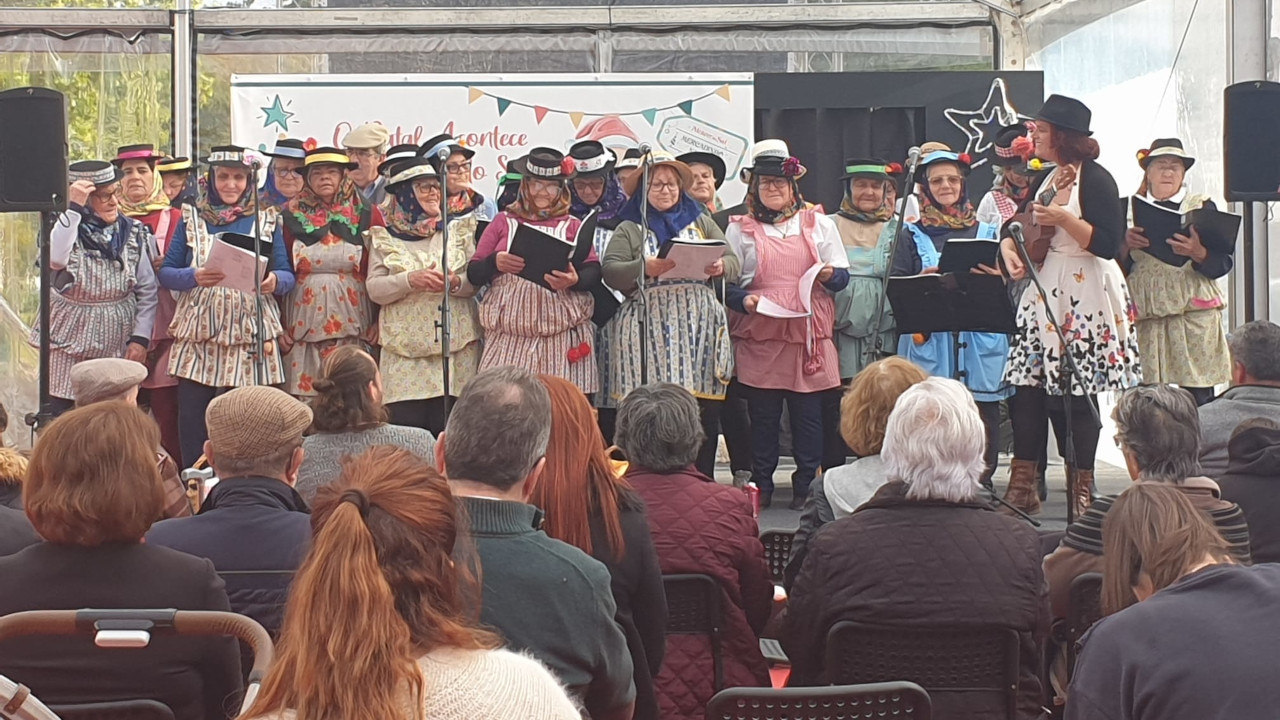 Cantadeiras das Aldeias (UFASSS) atuaram no Mercadinho de Natal