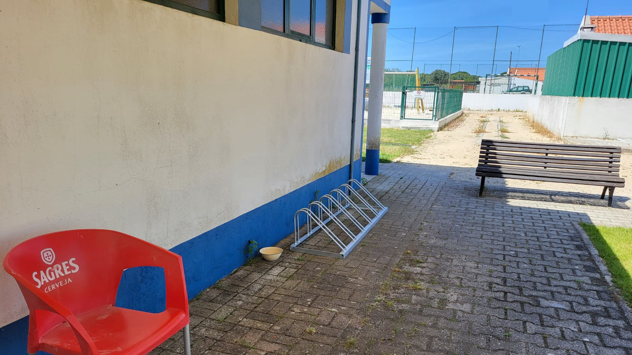 Novo estacionador de bicicletas em Foros de Albergaria